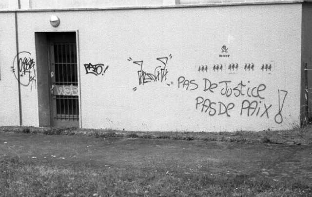 Suivante ->